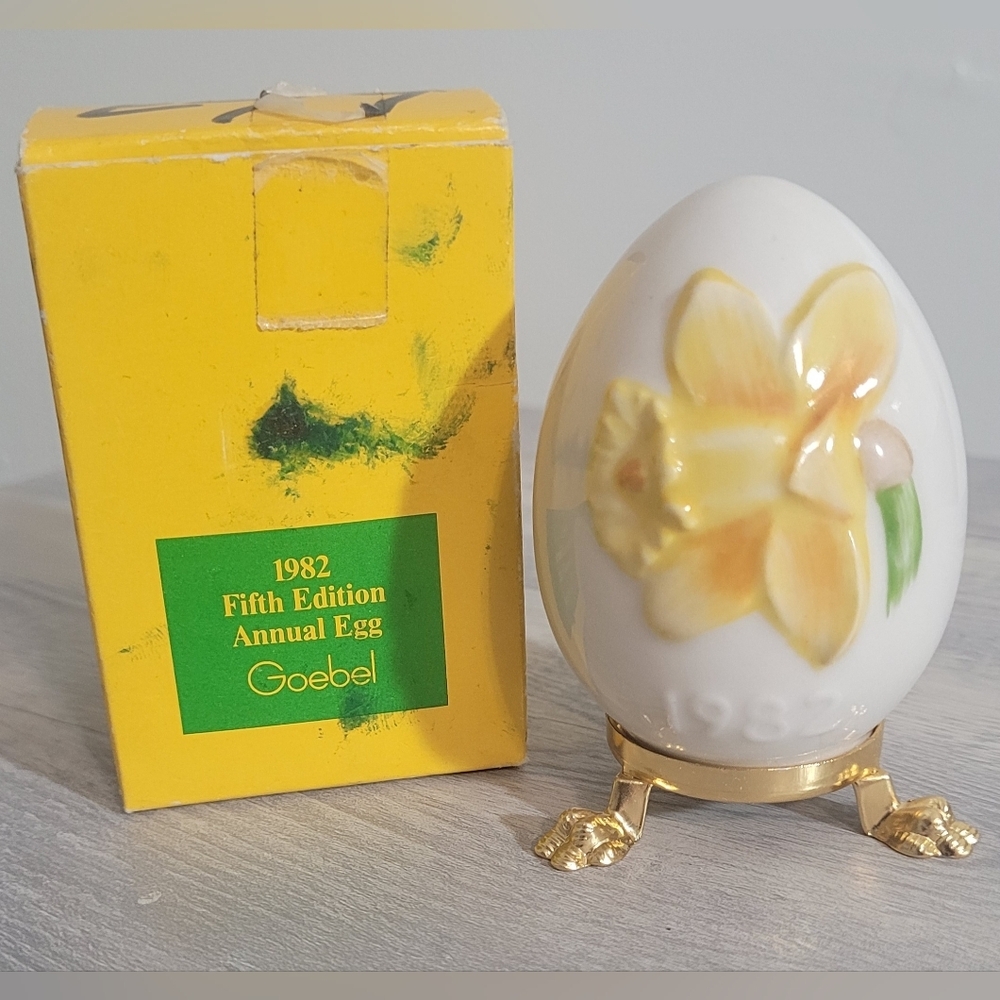 Goebel 1982 Egg 5th 3” Easter Daffodil Porcelain With Box